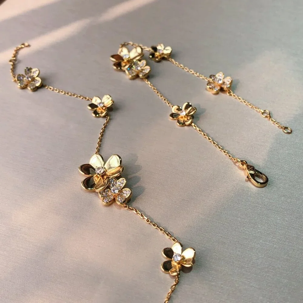 Excellent Used Condition VCA Bracelet - Picture 8 of 9